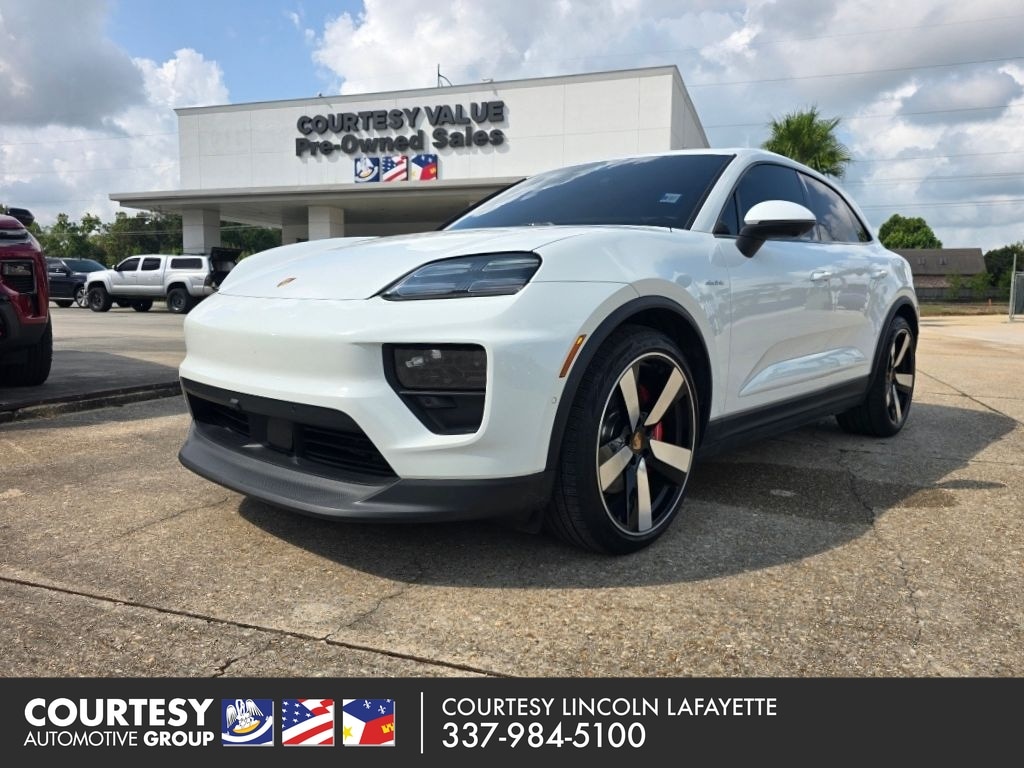 2025 Porsche Macan S