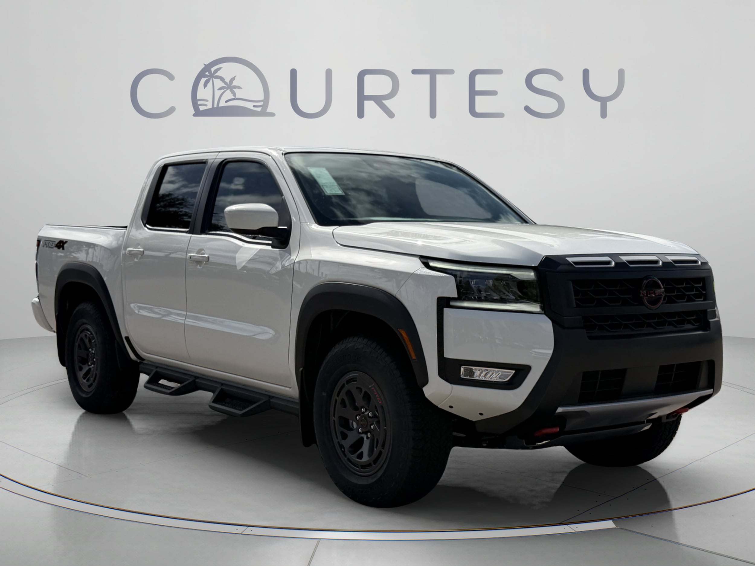 2026 Nissan Frontier PRO-4X - Photo 8