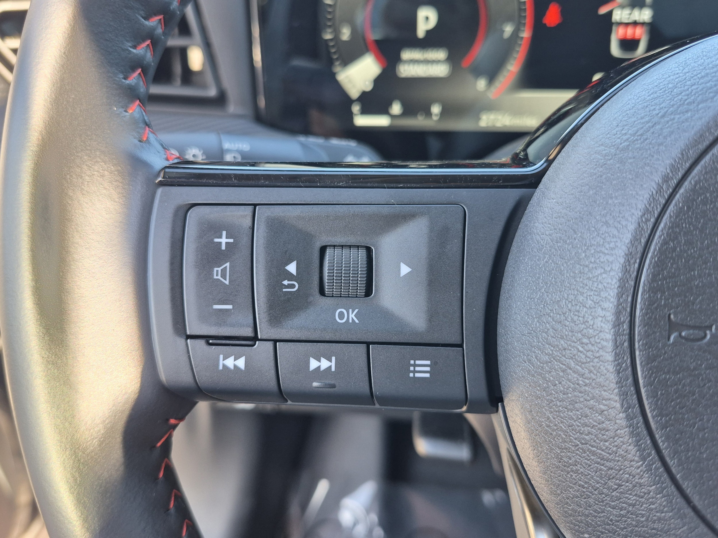 2025 Nissan Kicks SR - Photo 30