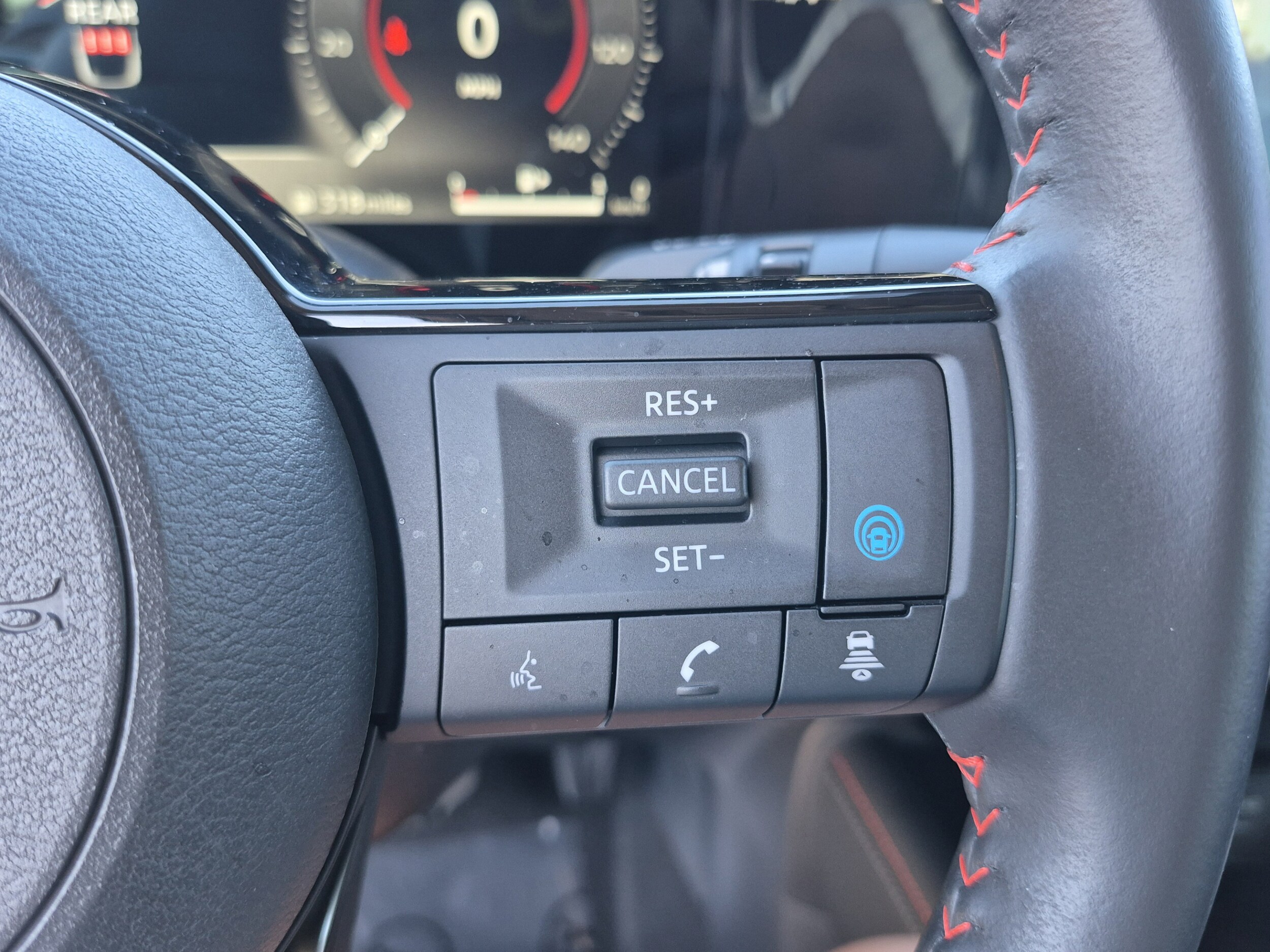 2025 Nissan Kicks SR - Photo 31