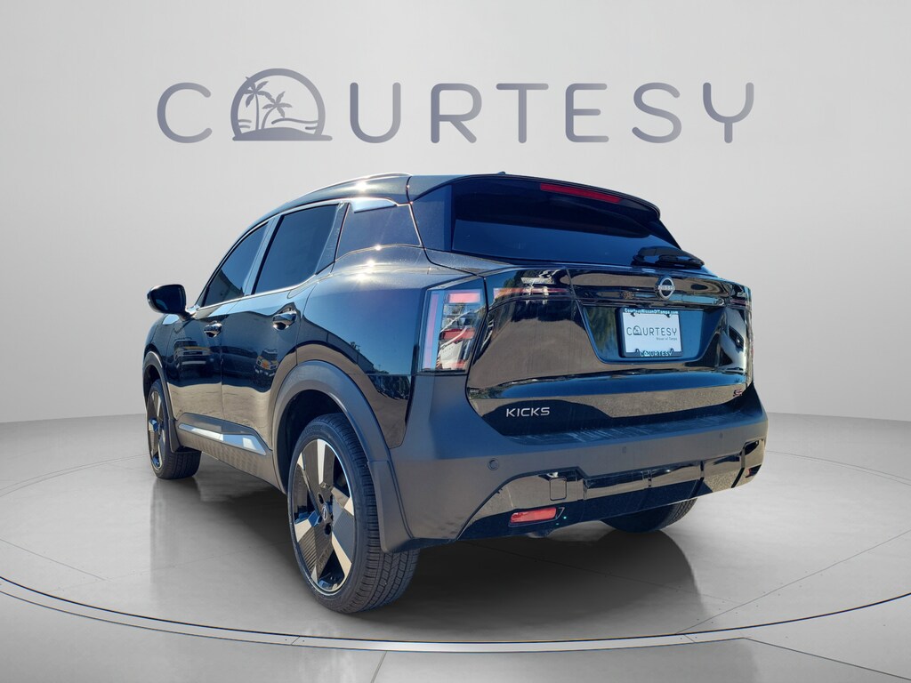 New 2026 Nissan Kicks SR SUV