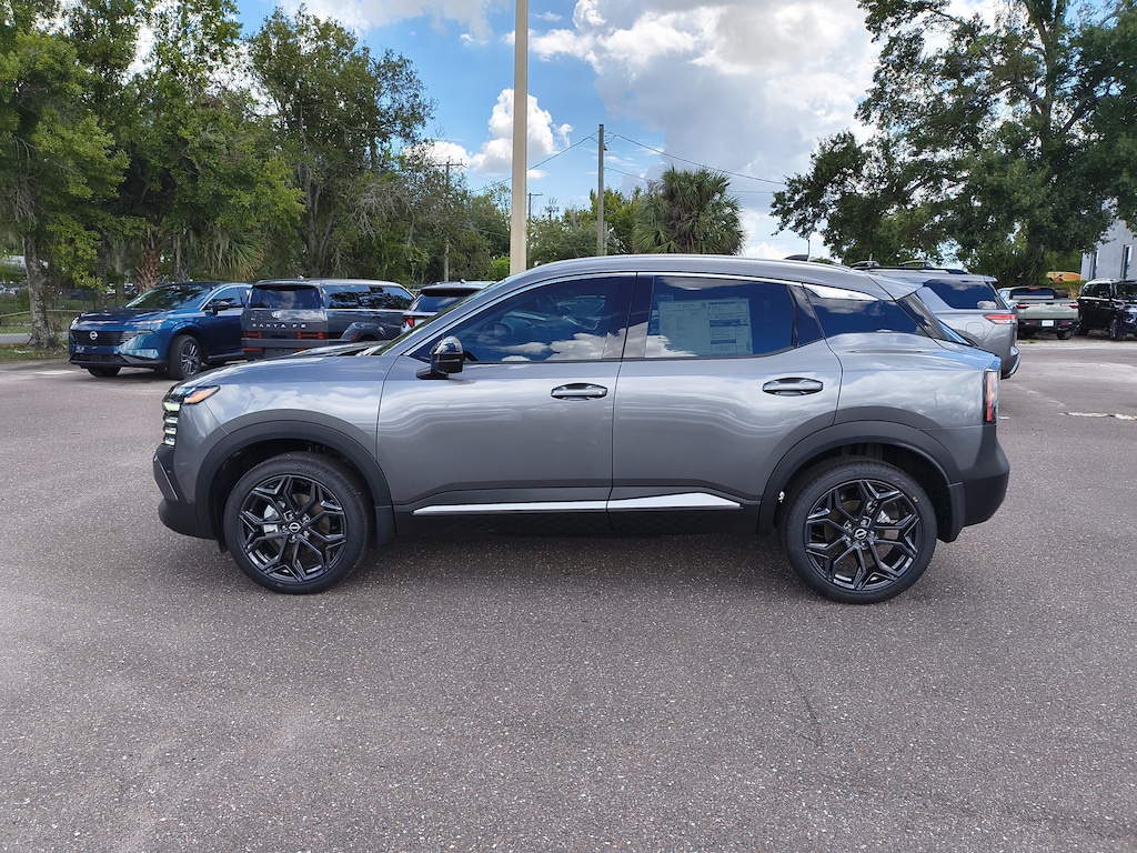 New 2026 Nissan Kicks SR SUV