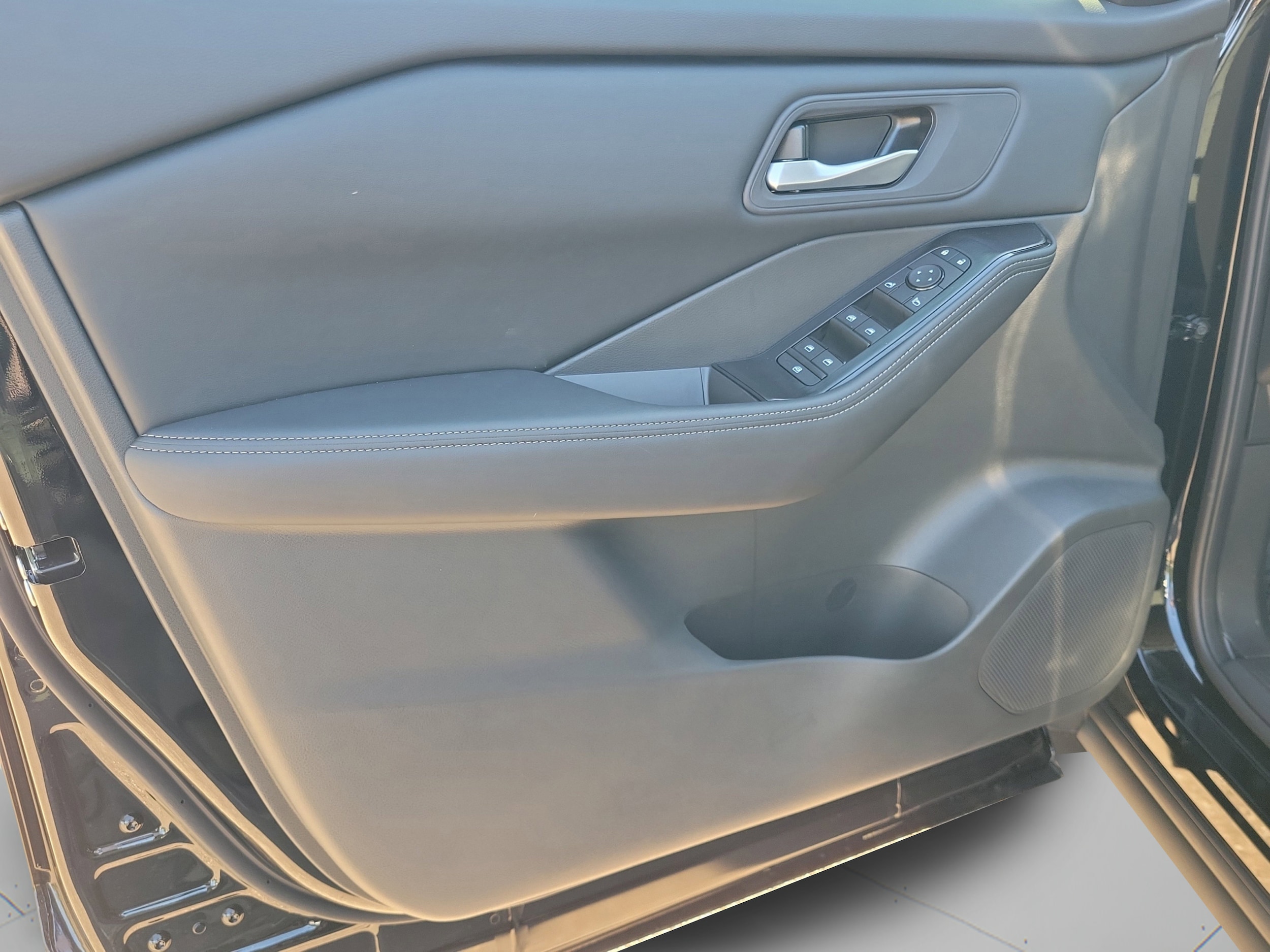2026 Nissan Rogue SV - Photo 36