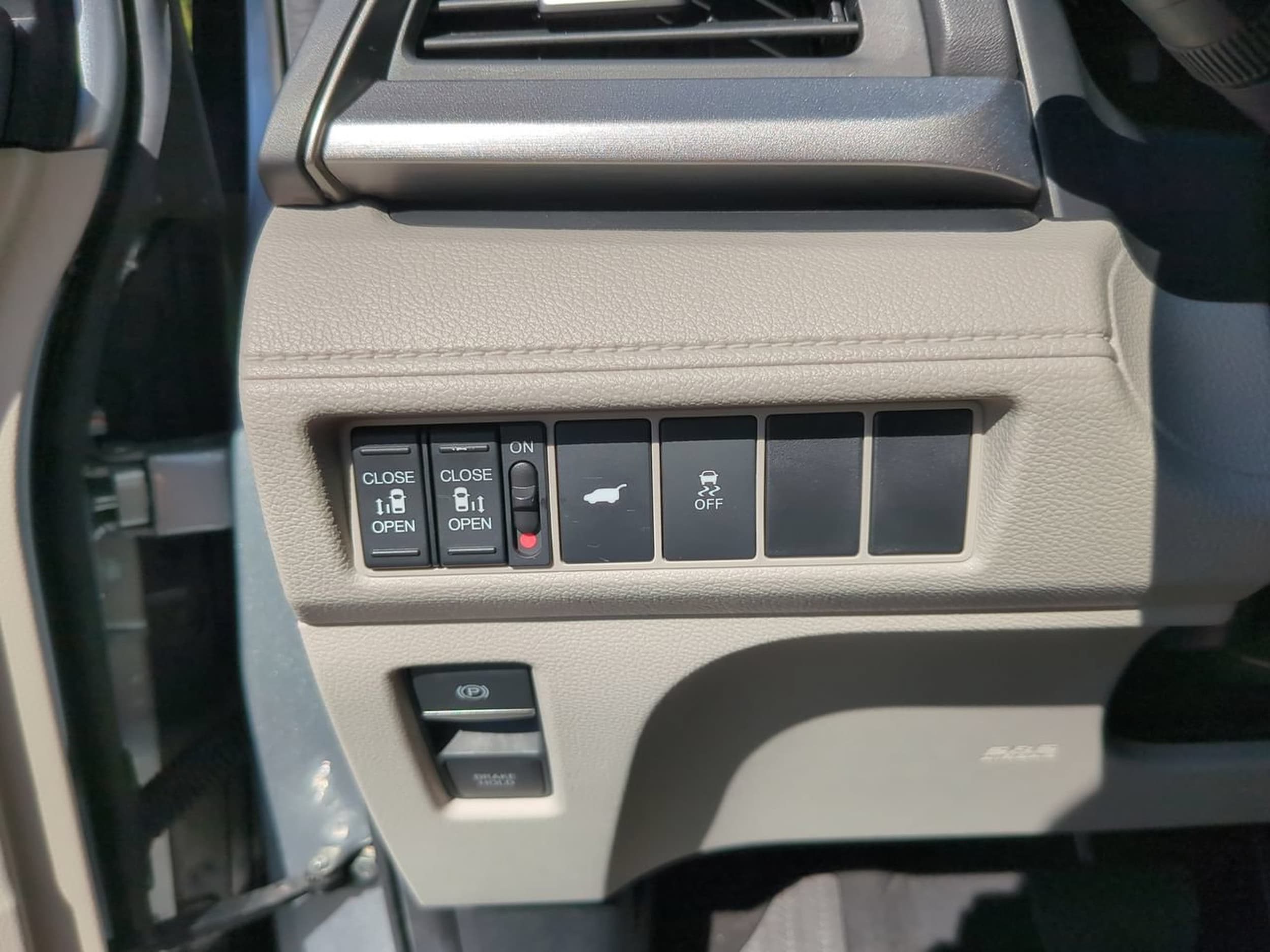 2025 Honda Odyssey EX-L - Photo 14