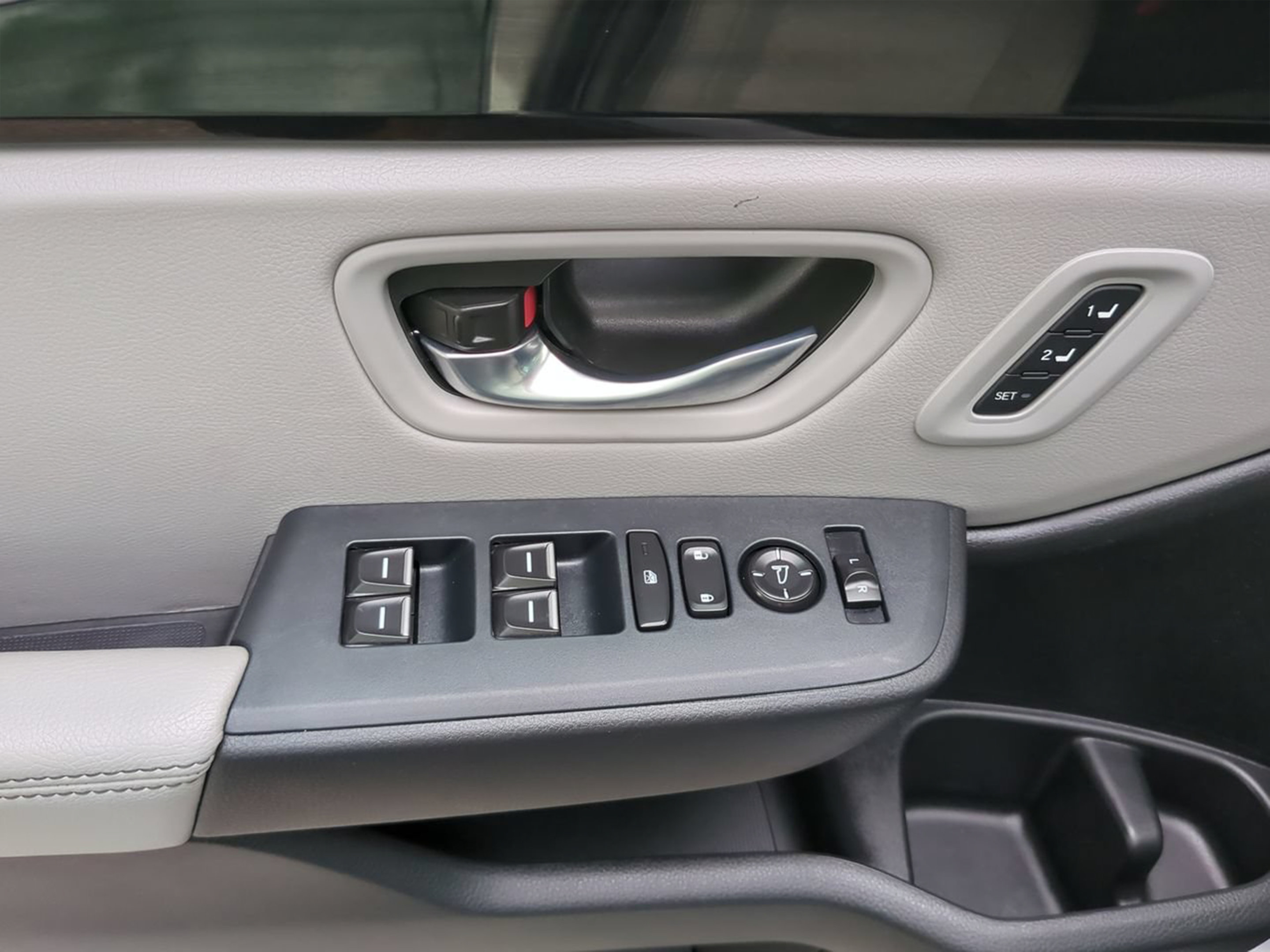 2025 Honda Pilot EX-L - Photo 17