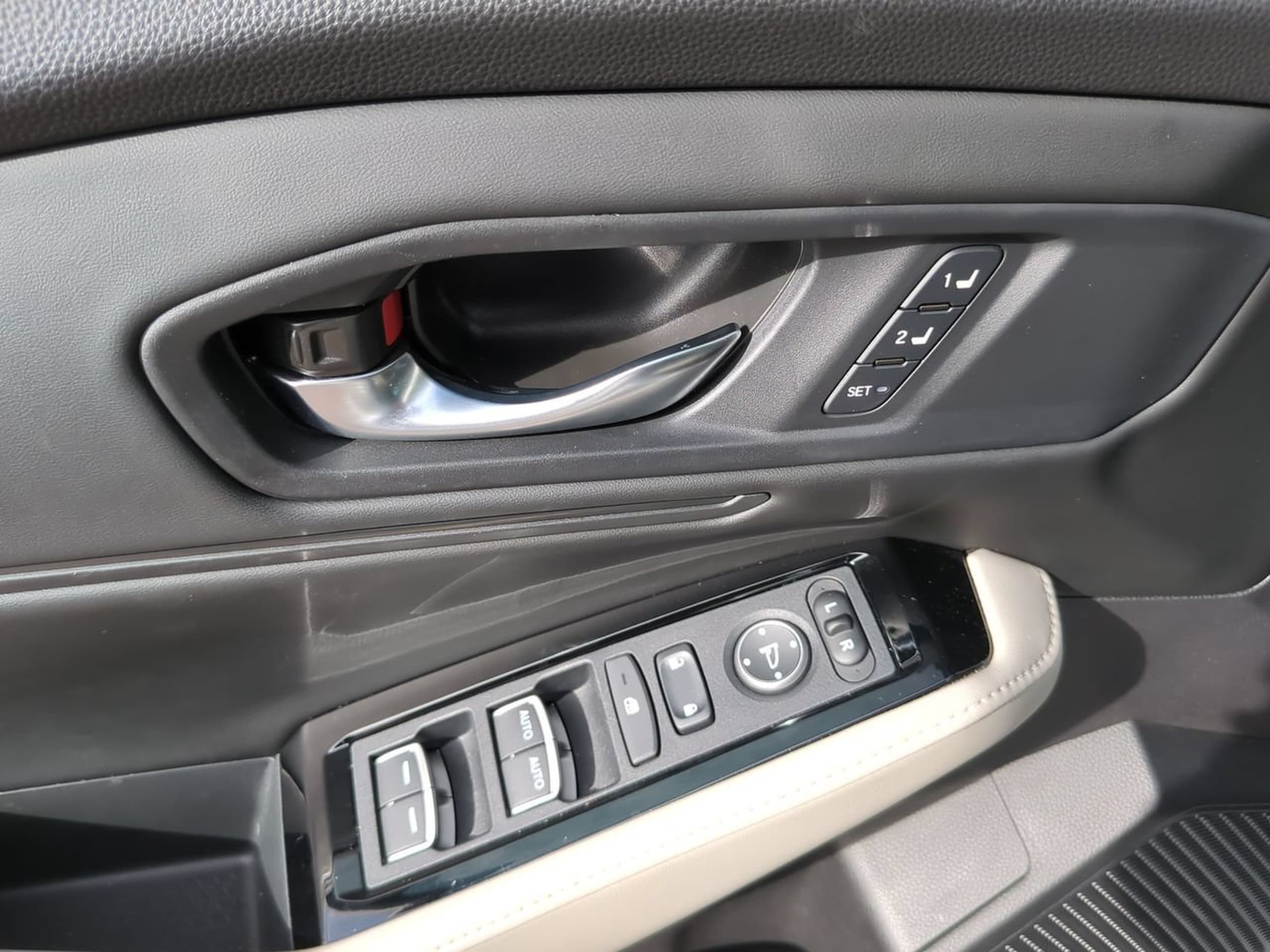 2023 Honda Accord Hybrid Touring - Photo 17