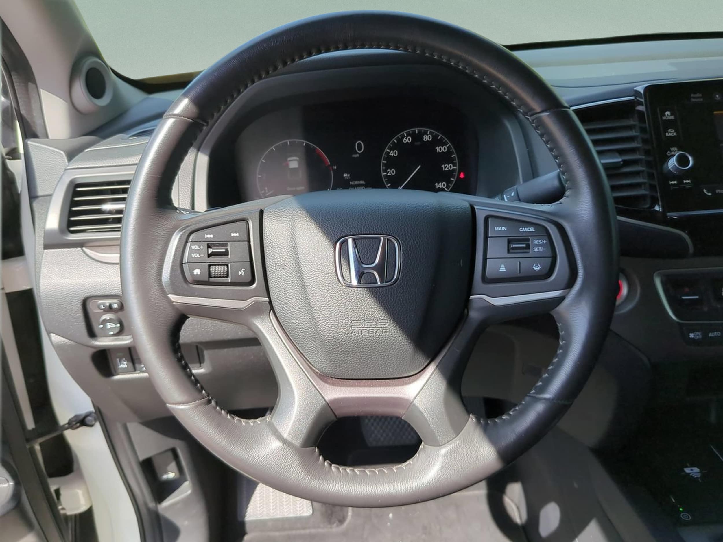 2025 Honda Ridgeline Sport - Photo 11