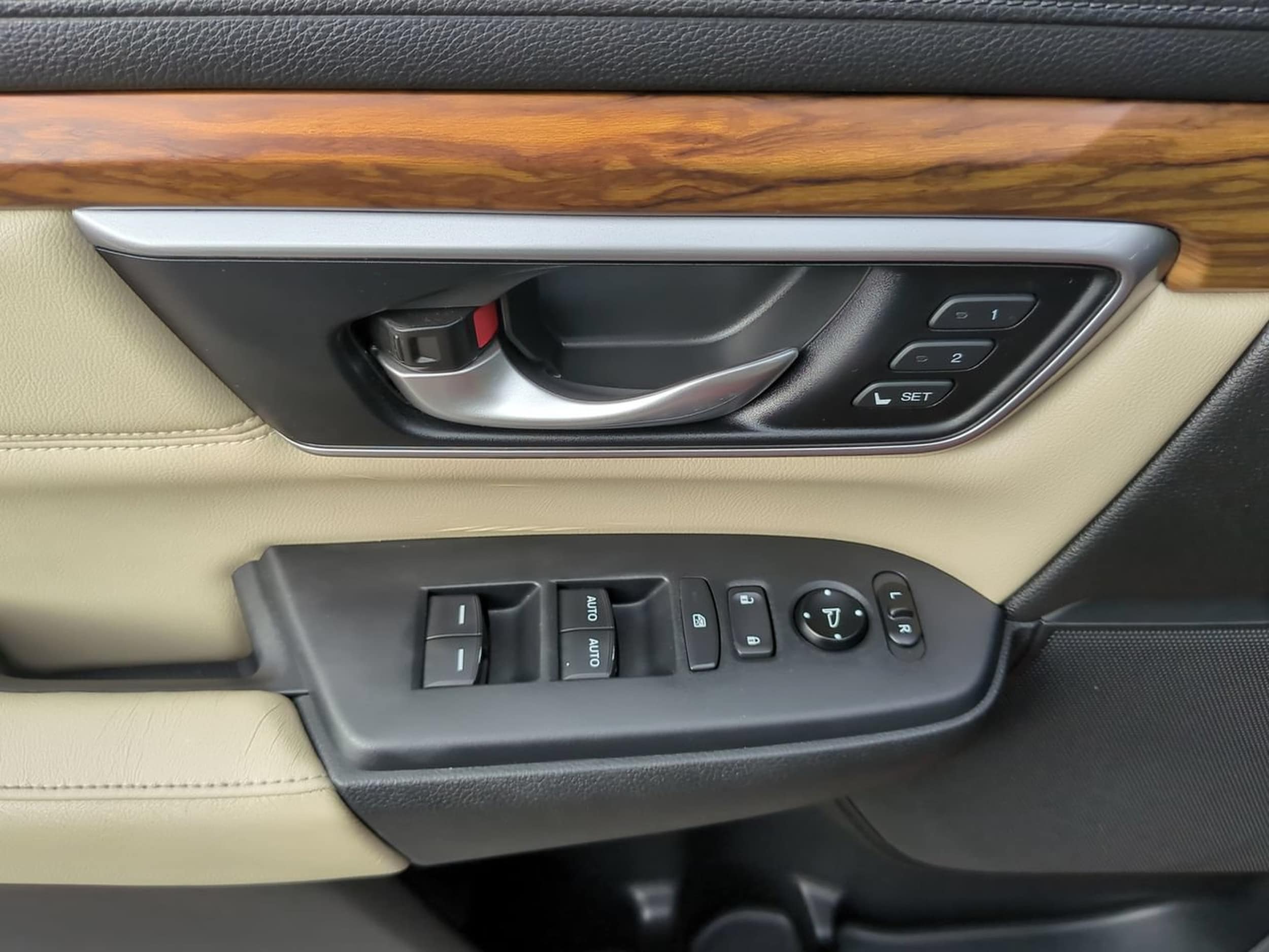 2017 Honda CR-V Touring - Photo 17