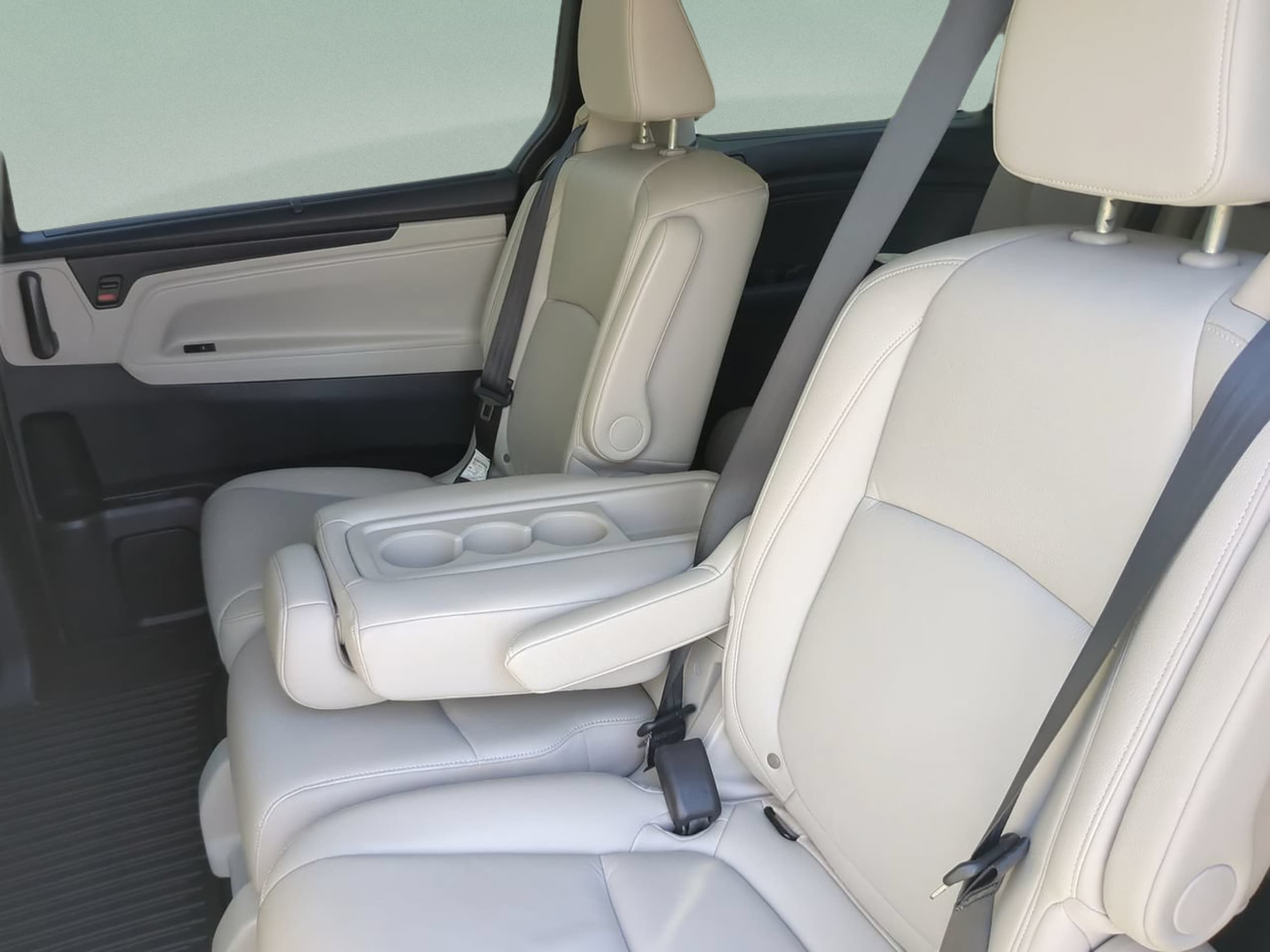 2025 Honda Odyssey EX-L - Photo 18