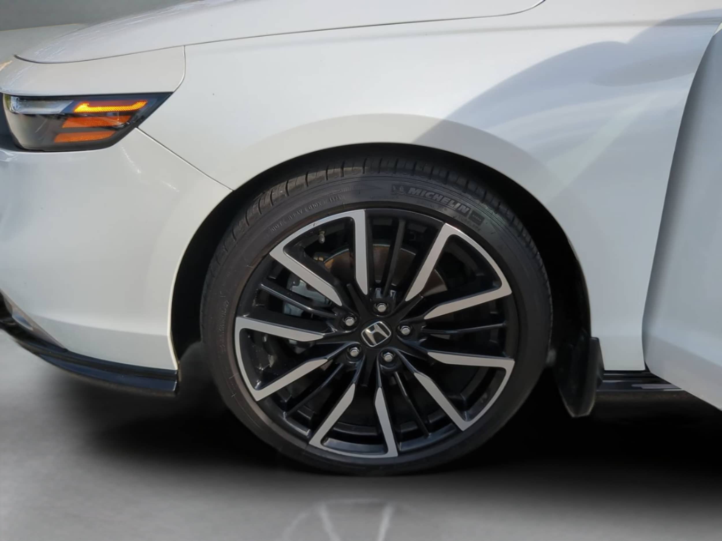 2023 Honda Accord Hybrid Touring - Photo 25