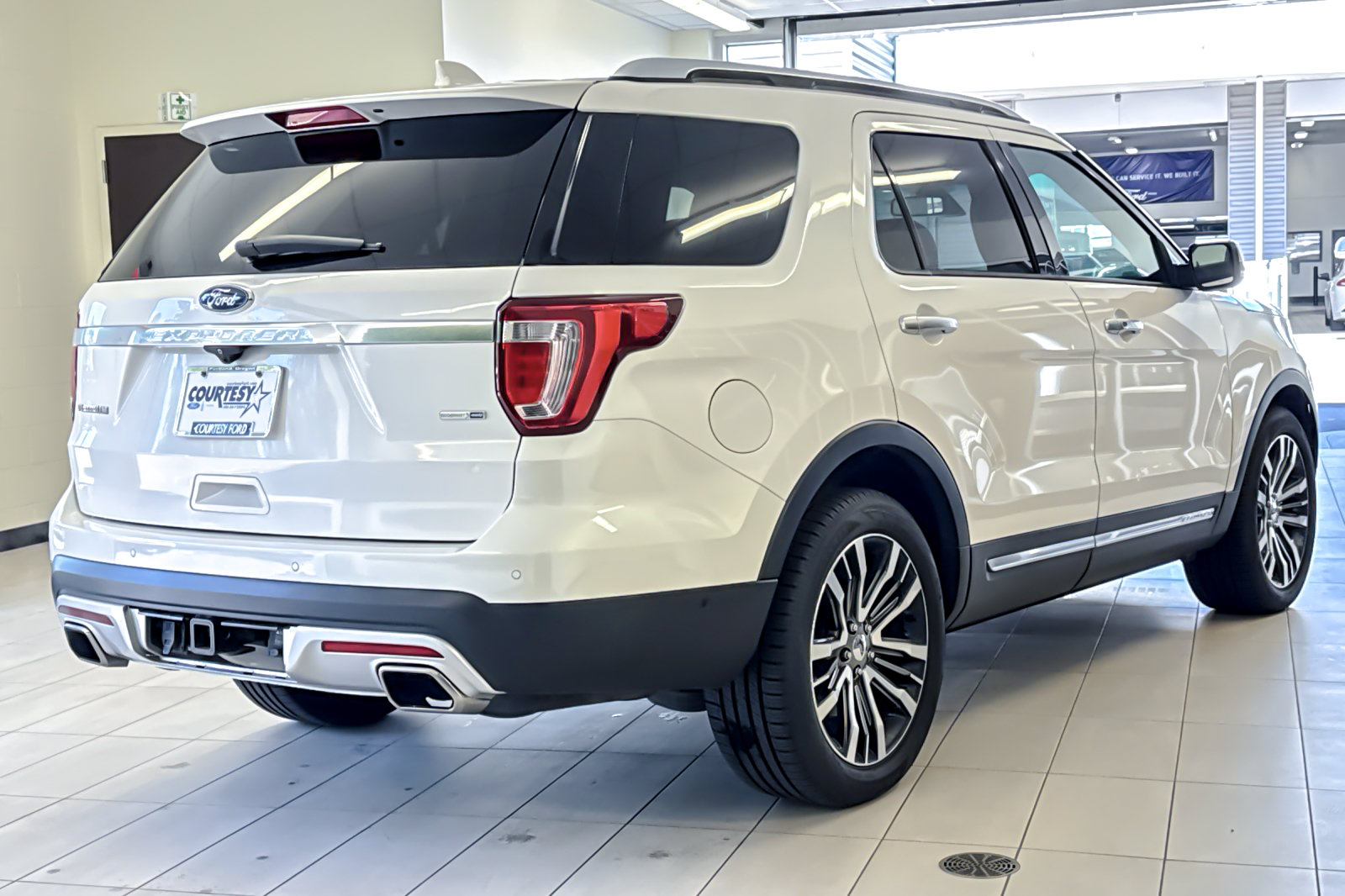 Used 2017 Ford Explorer Platinum SUV