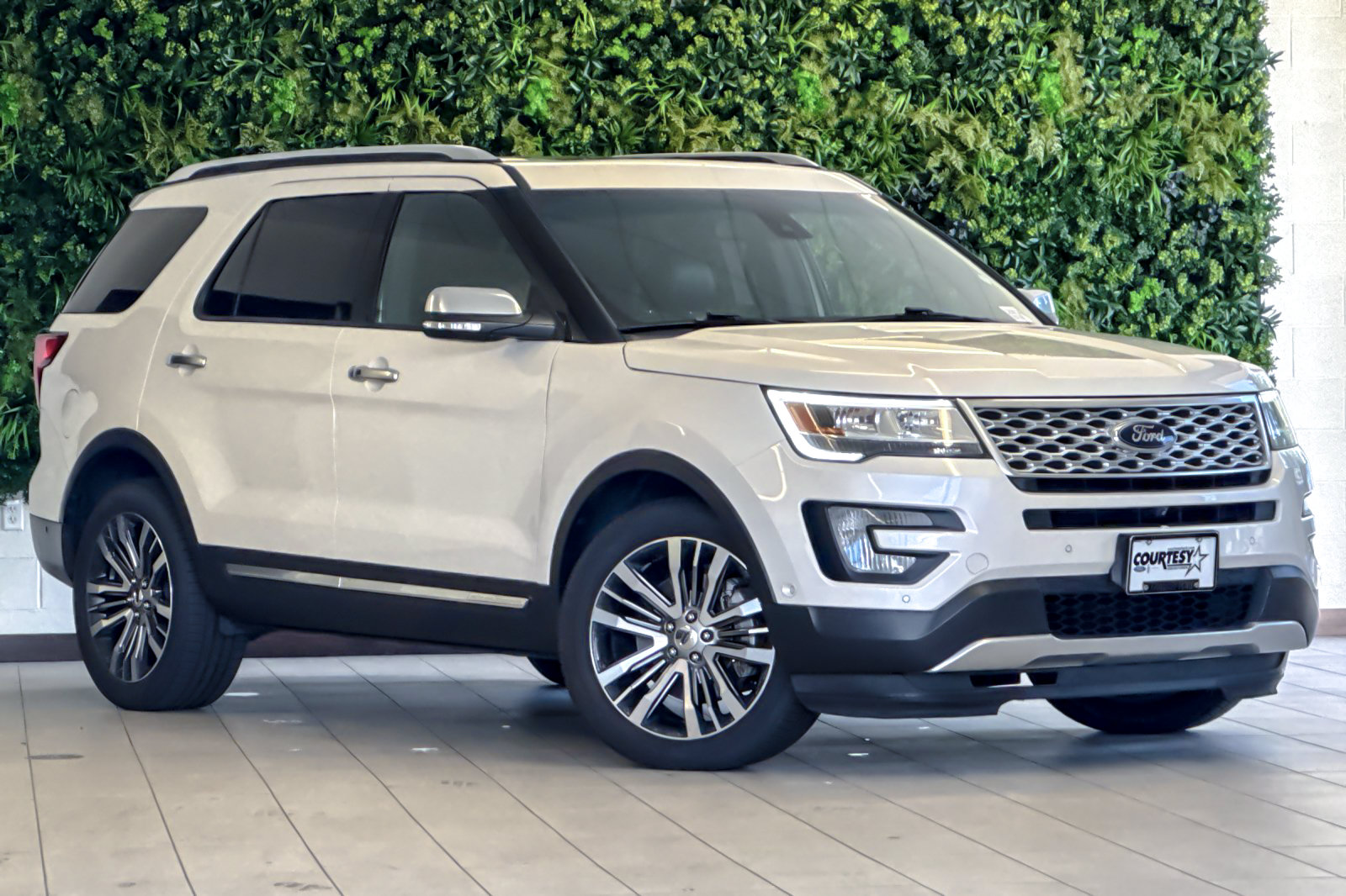 Used 2017 Ford Explorer Platinum SUV