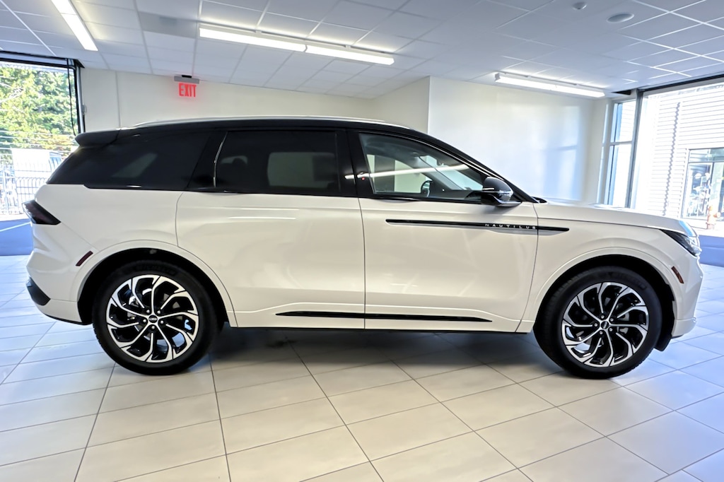 Used 2026 Lincoln Nautilus Reserve SUV