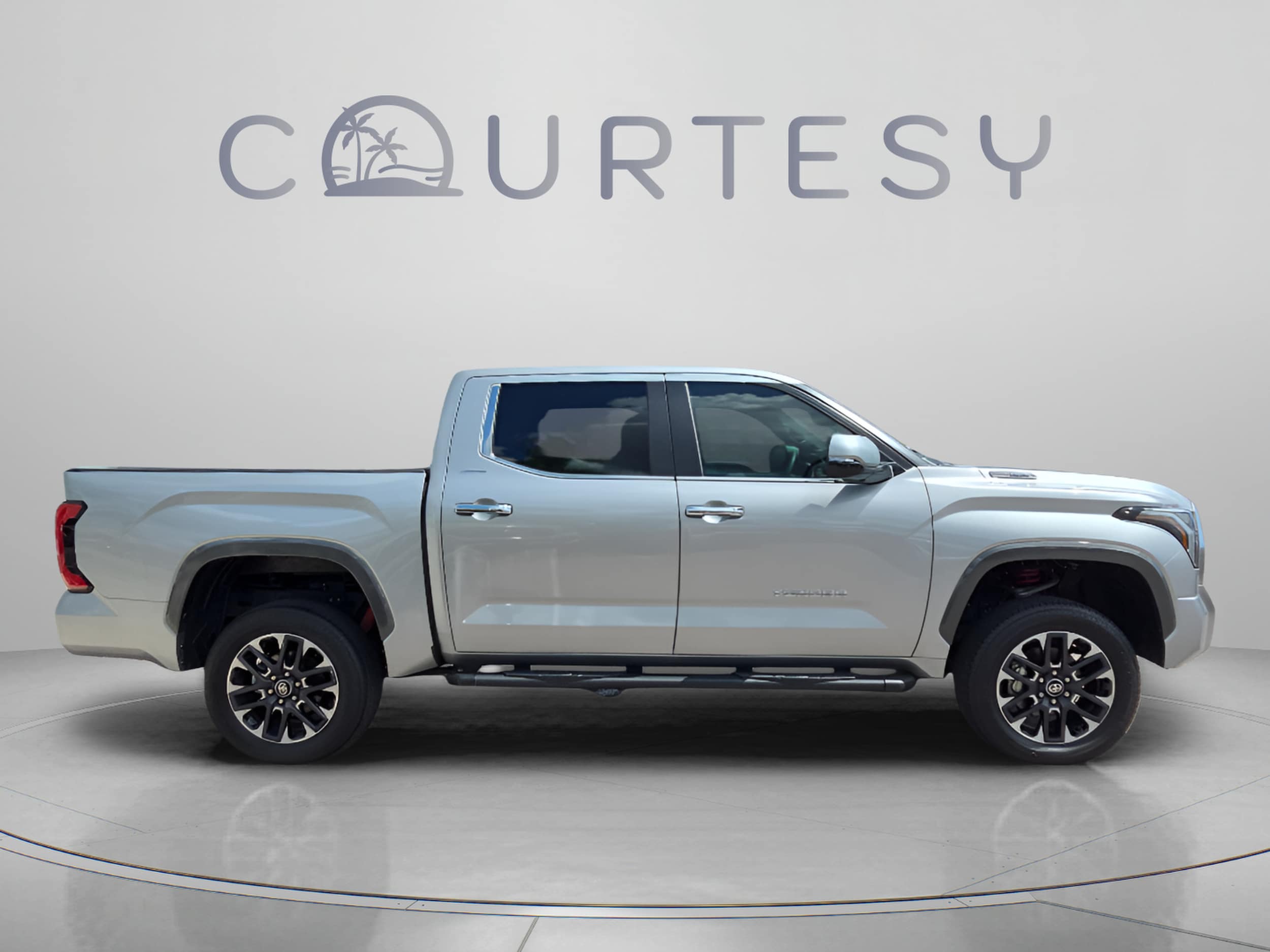 2025 Toyota Tundra Limited - Photo 7