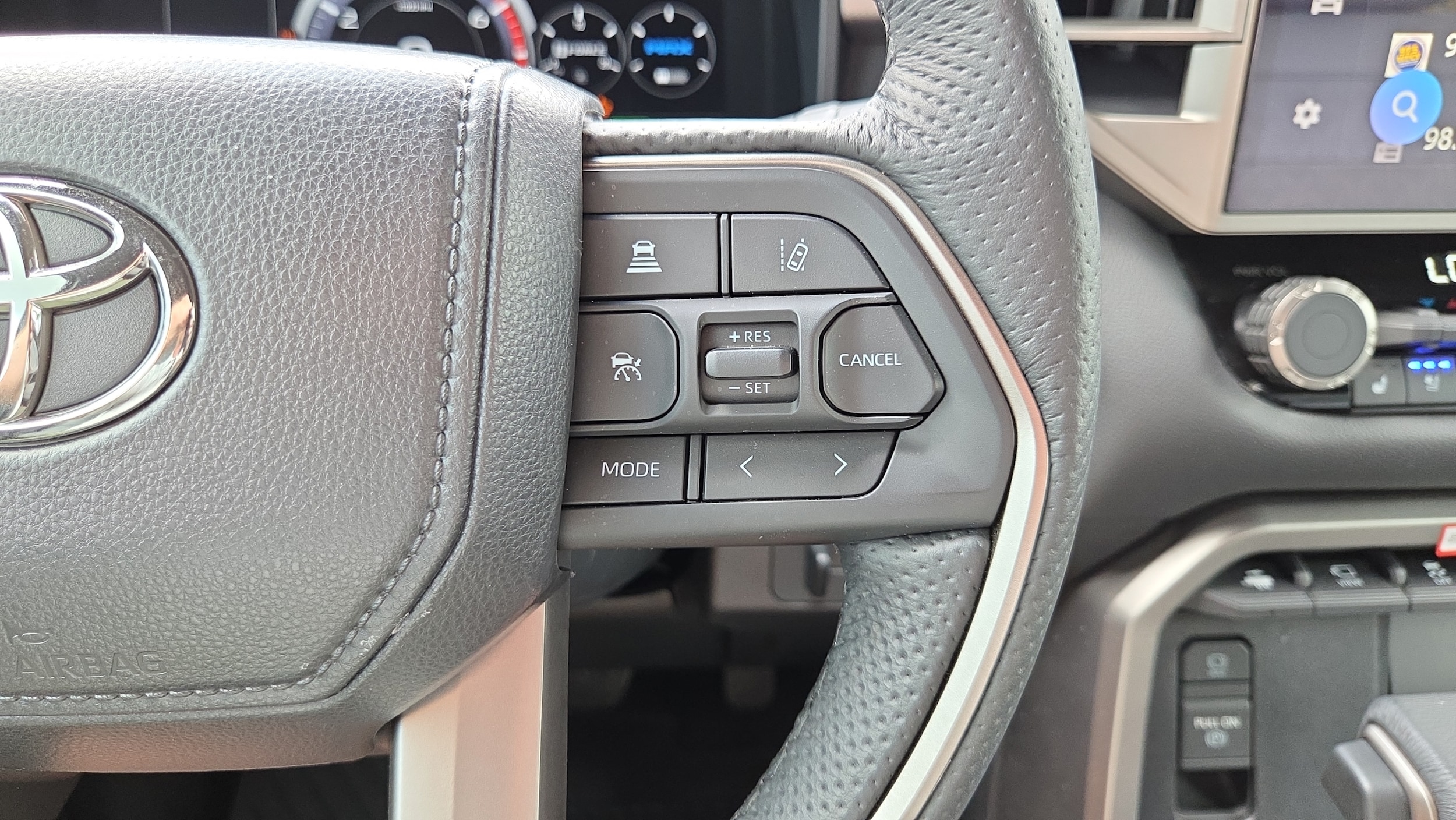 2025 Toyota Tundra Limited - Photo 31