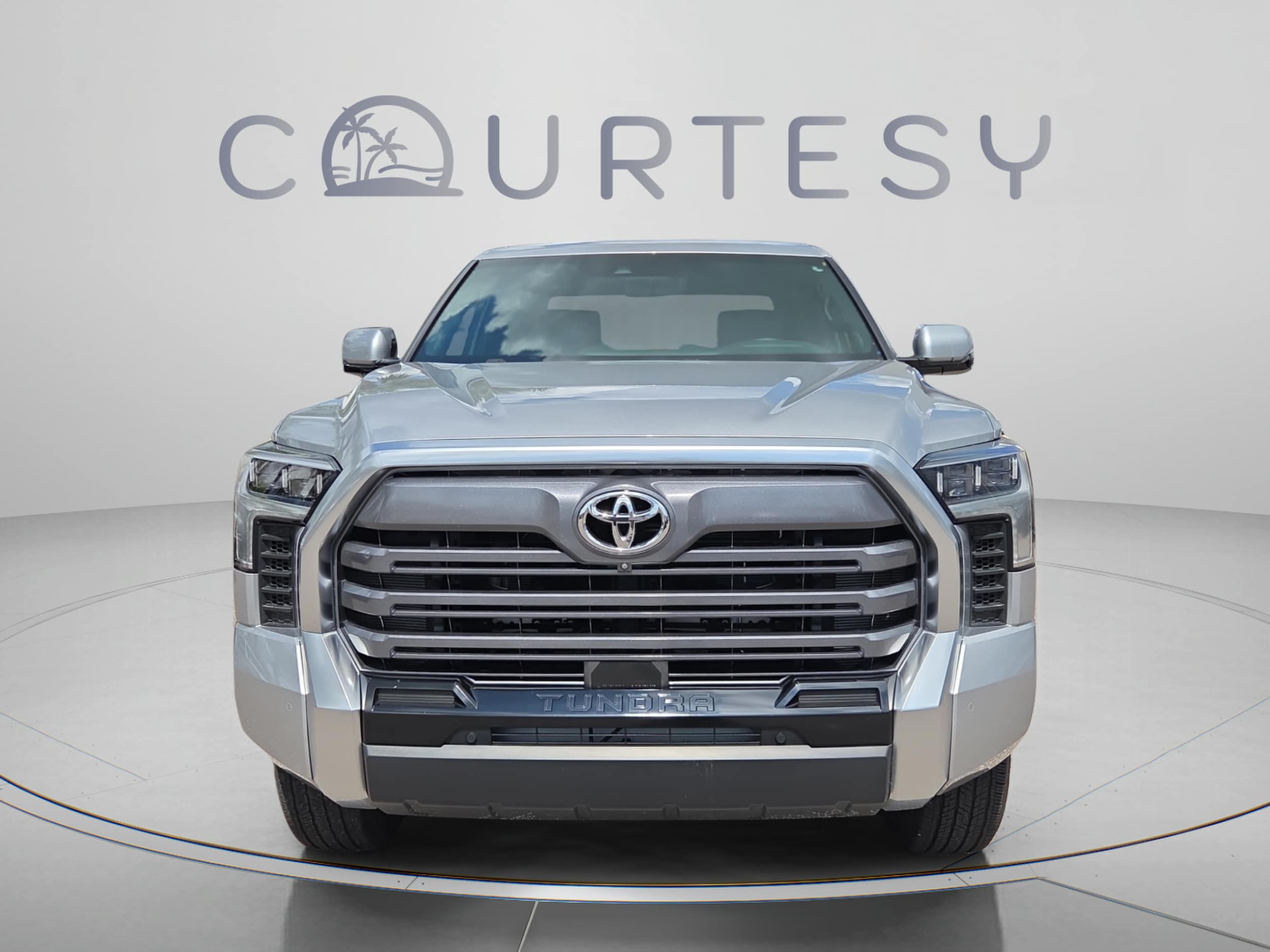 2025 Toyota Tundra Limited - Photo 9