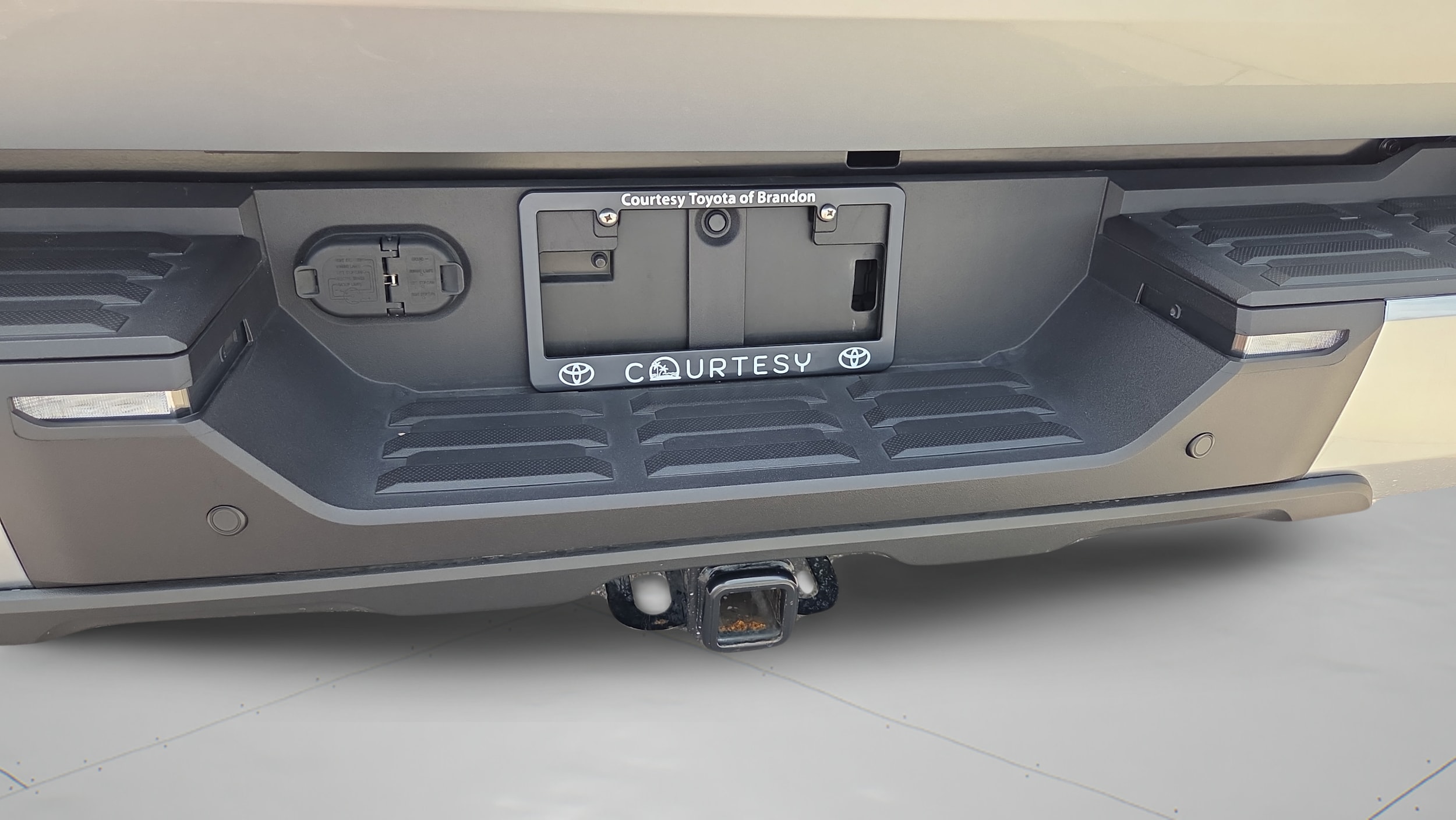 2025 Toyota Tundra Limited - Photo 35