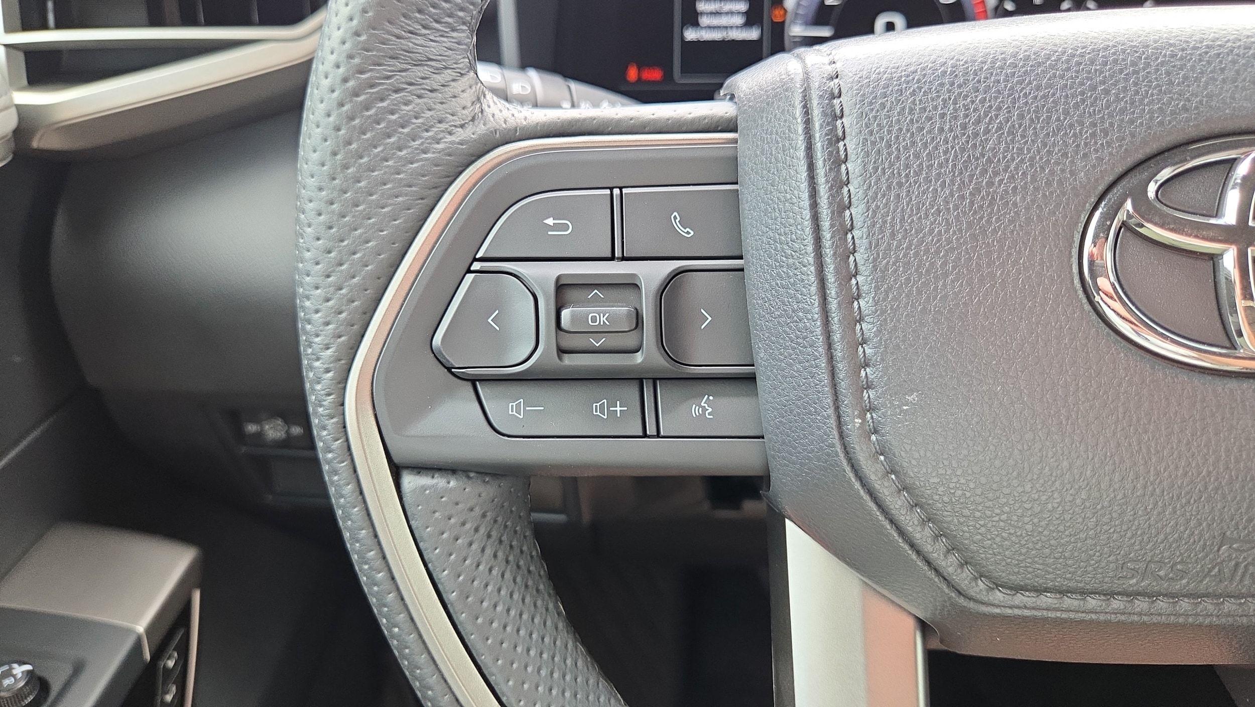 2025 Toyota Tundra Limited - Photo 30