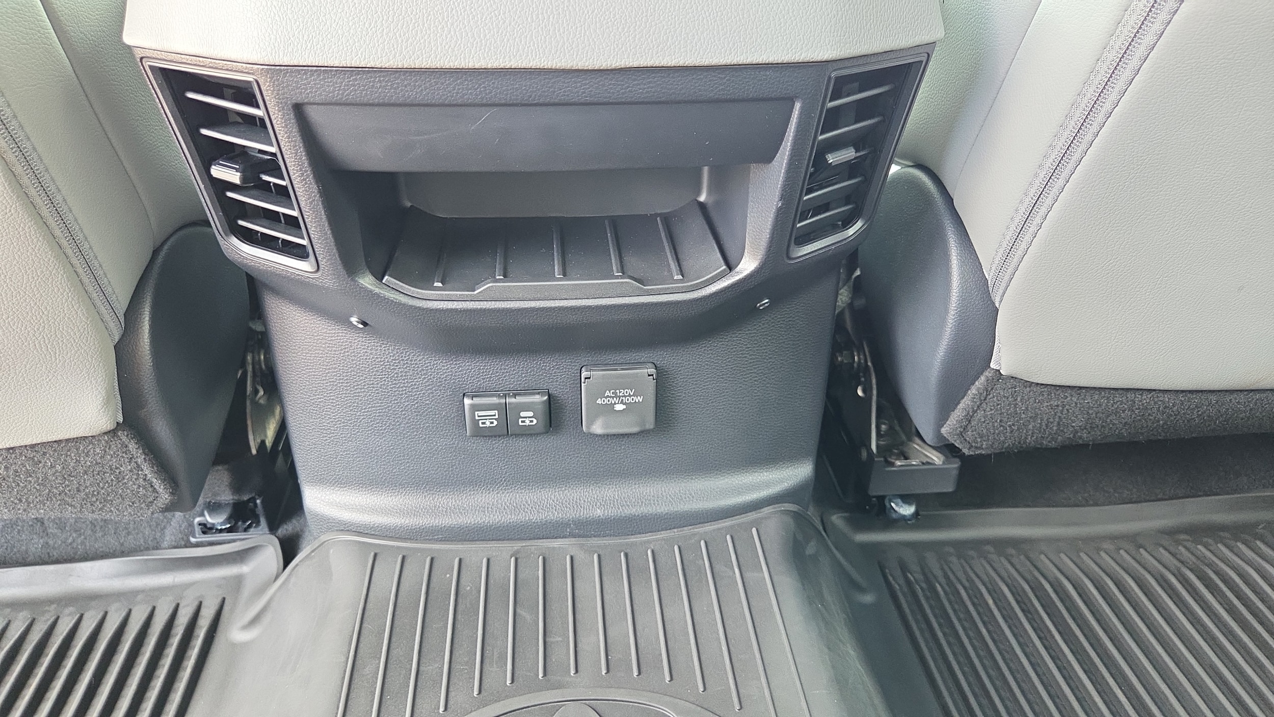 2025 Toyota Tundra Limited - Photo 13