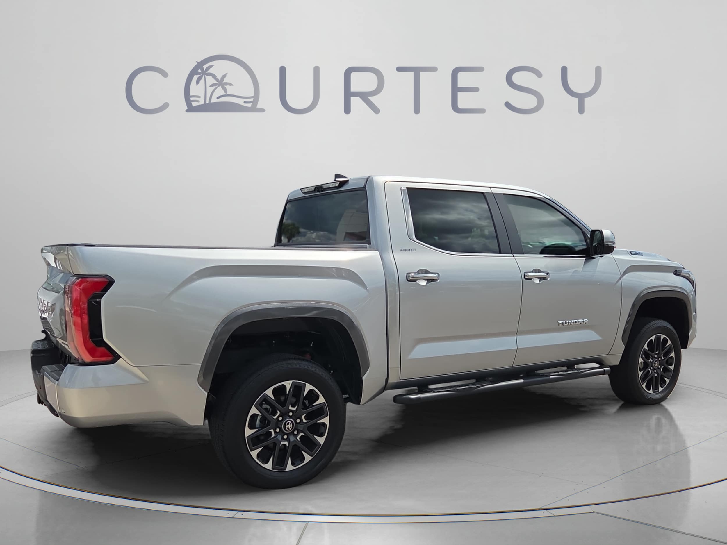2025 Toyota Tundra Limited - Photo 6