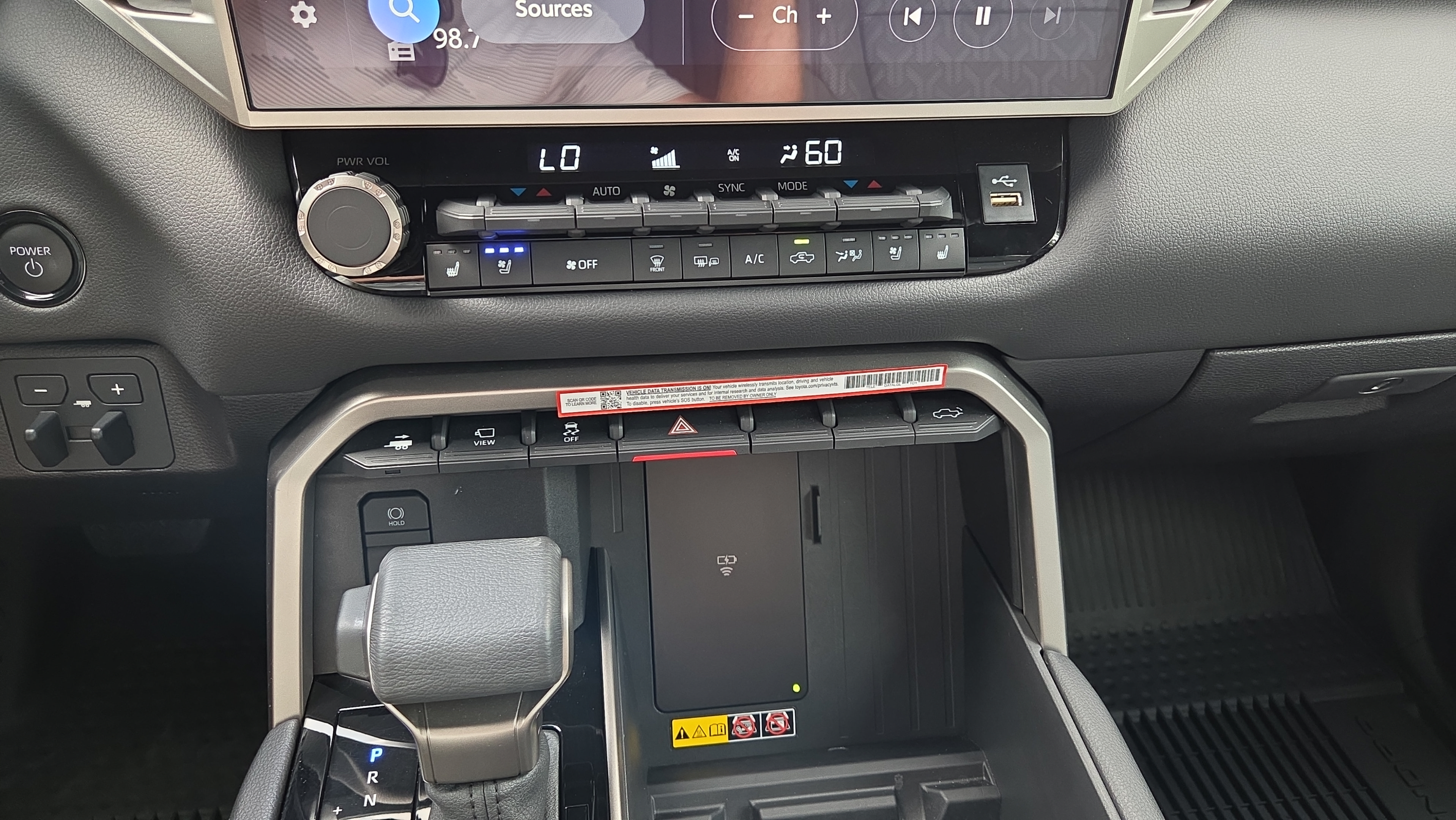 2025 Toyota Tundra Limited - Photo 25