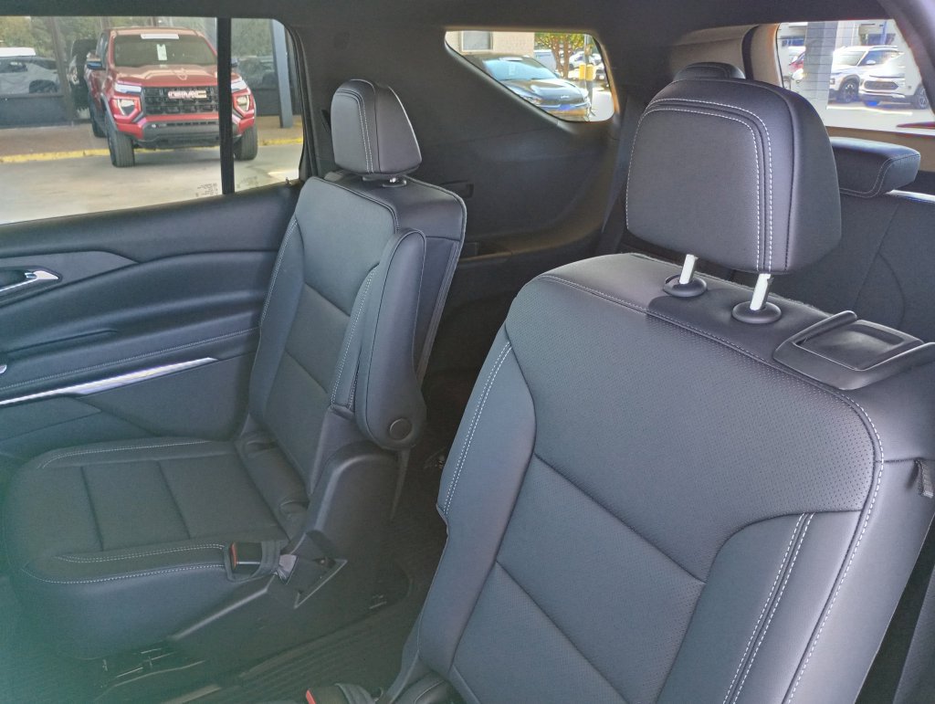2027 Chevrolet Traverse LT - Photo 31