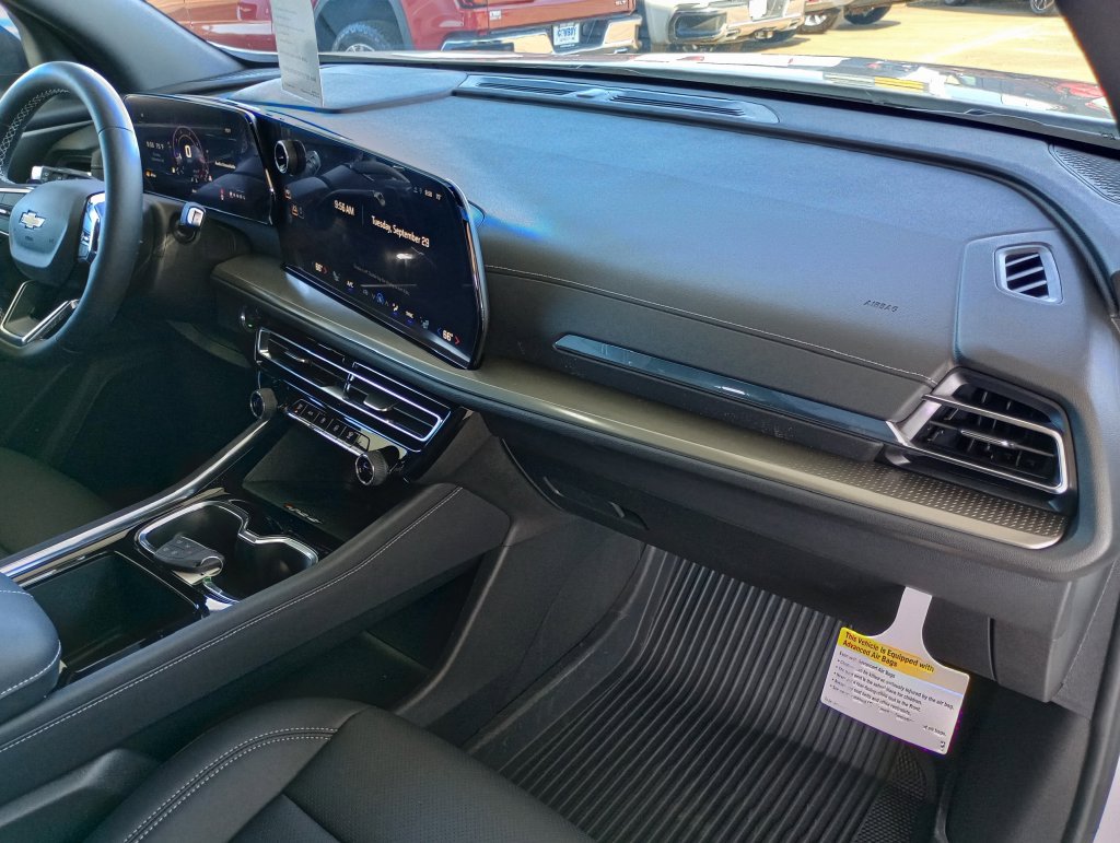 2027 Chevrolet Traverse LT - Photo 22