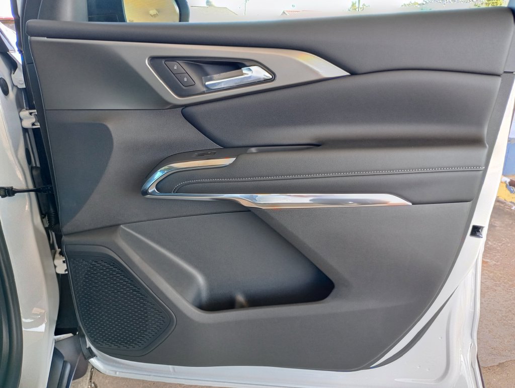 2027 Chevrolet Traverse LT - Photo 25