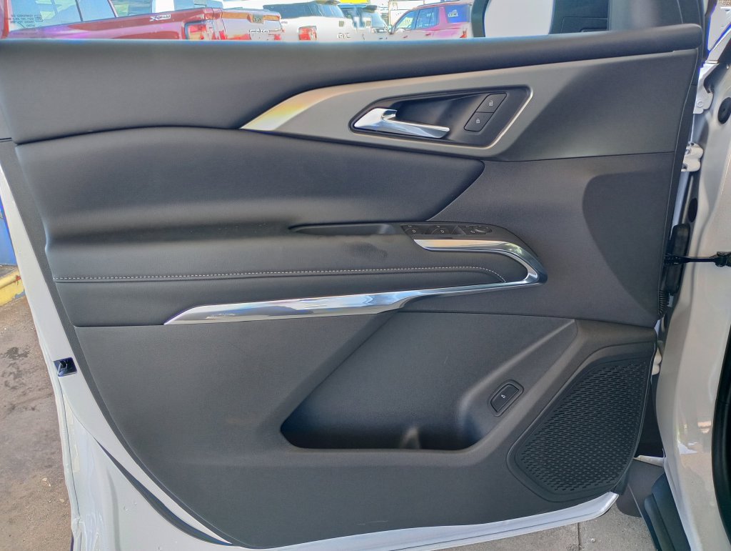 2027 Chevrolet Traverse LT - Photo 12