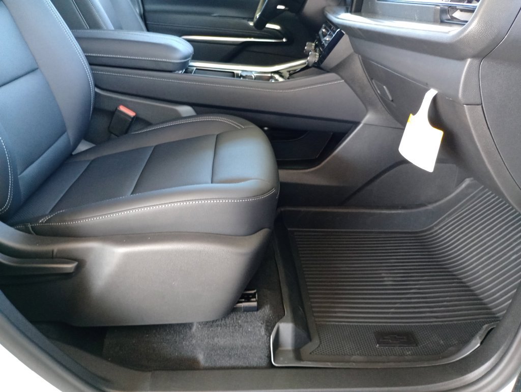 2027 Chevrolet Traverse LT - Photo 23