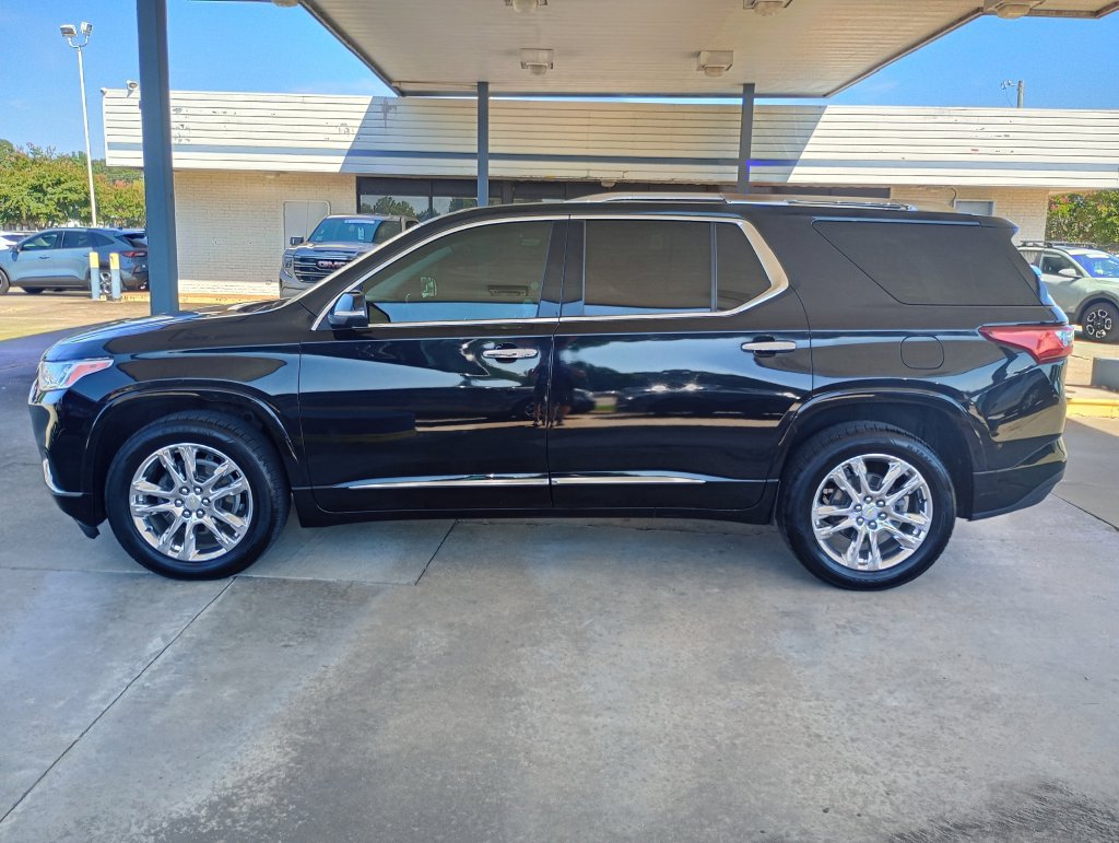 2021 Chevrolet Traverse High Country - Photo 2