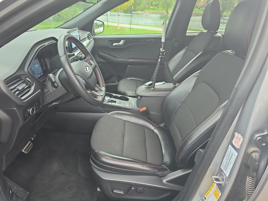 2024 Ford Escape ST-Line - Photo 11