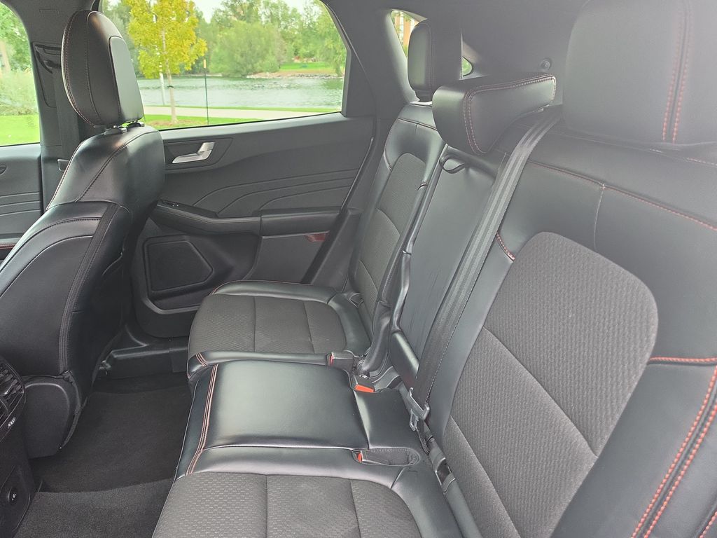 2024 Ford Escape ST-Line - Photo 25