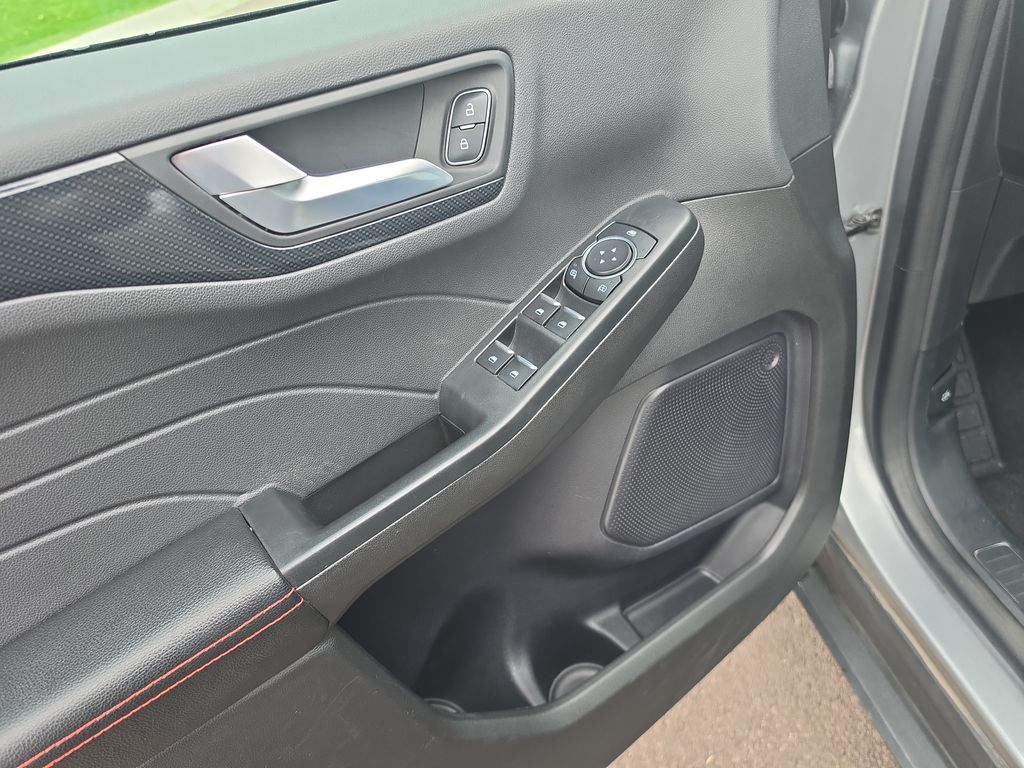 2024 Ford Escape ST-Line - Photo 13
