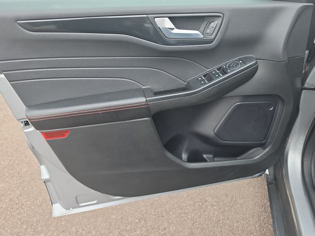 2024 Ford Escape ST-Line - Photo 12