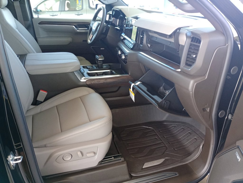 2026 GMC Sierra 1500 SLT - Photo 19