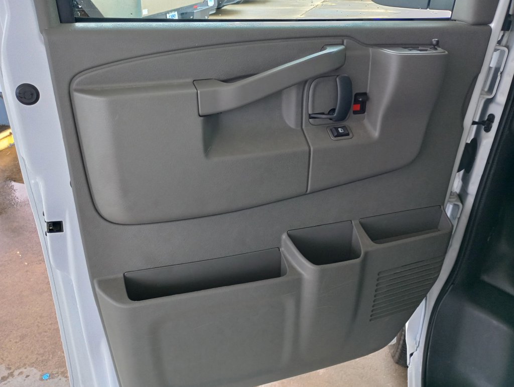 2025 GMC Savana Cargo Work Van - Photo 13