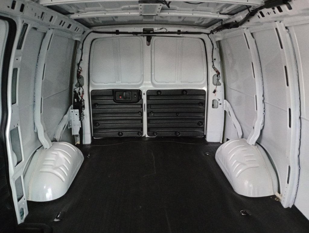 2025 GMC Savana Cargo Work Van - Photo 25