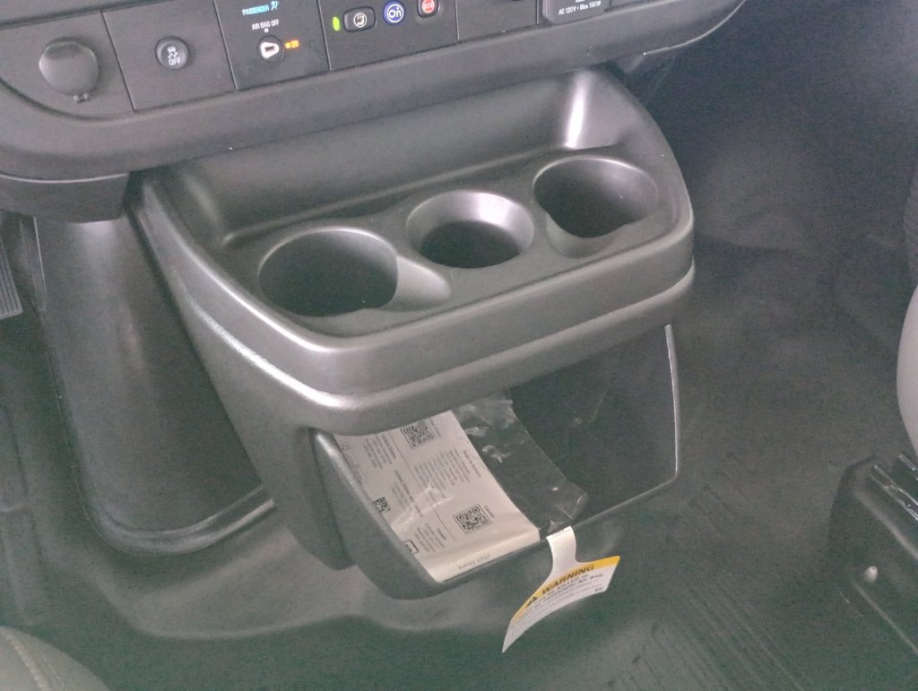 2025 GMC Savana Cargo Work Van - Photo 19