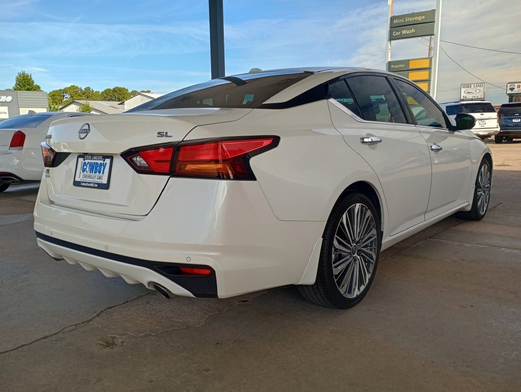 Used 2024 Nissan Altima SL FWD Sedan
