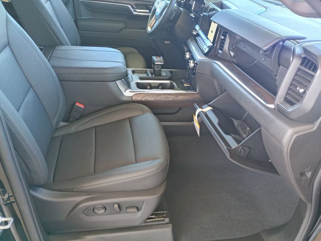 2026 GMC Sierra 1500 SLT - Photo 17