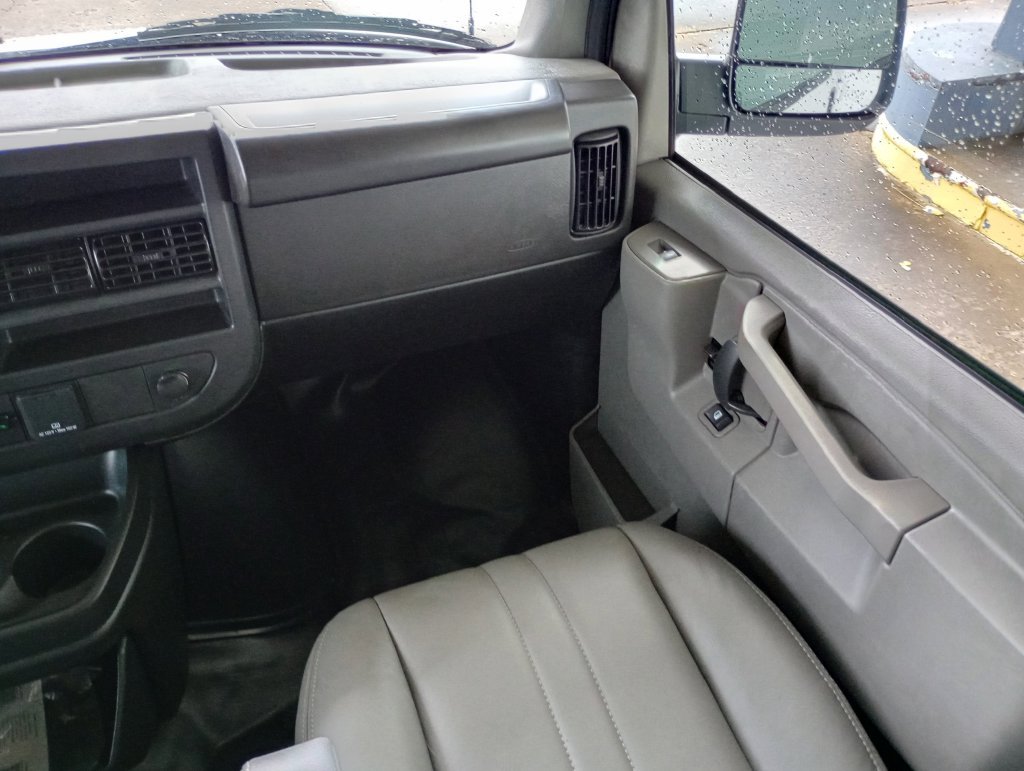 2025 GMC Savana Cargo Work Van - Photo 23