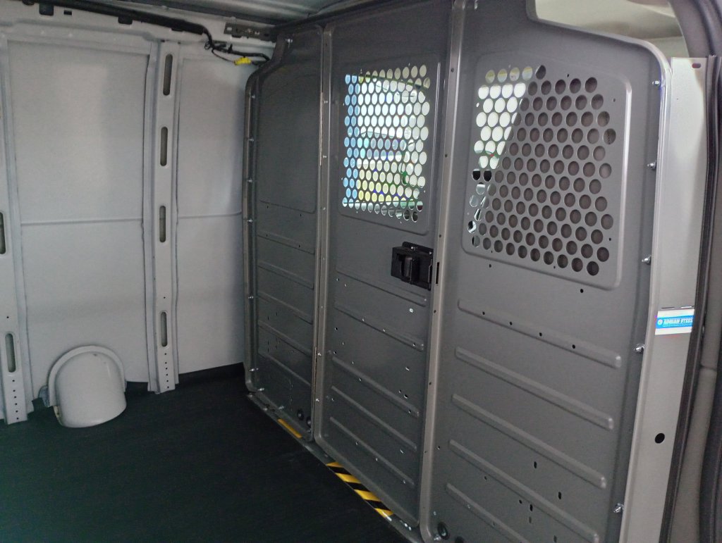 2025 GMC Savana Cargo Work Van - Photo 27