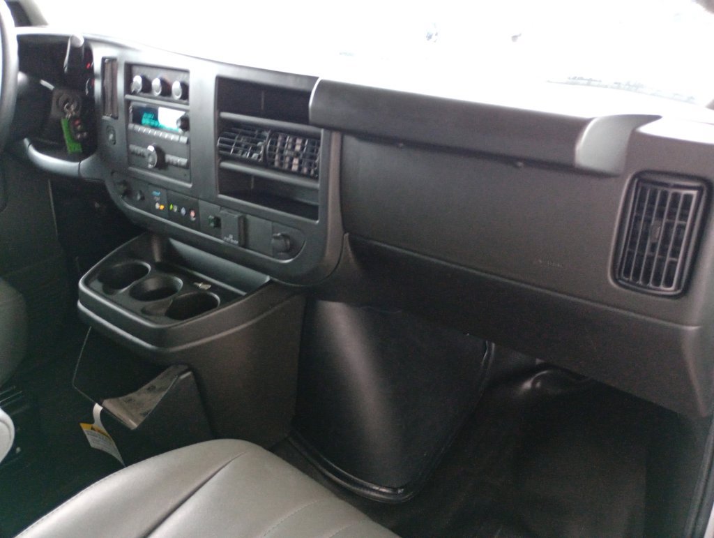 2025 GMC Savana Cargo Work Van - Photo 21