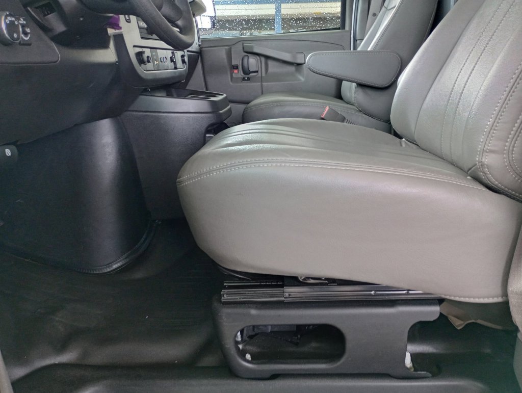 2025 GMC Savana Cargo Work Van - Photo 11