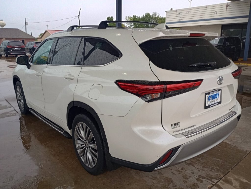 Used 2021 Toyota Highlander Platinum SUV