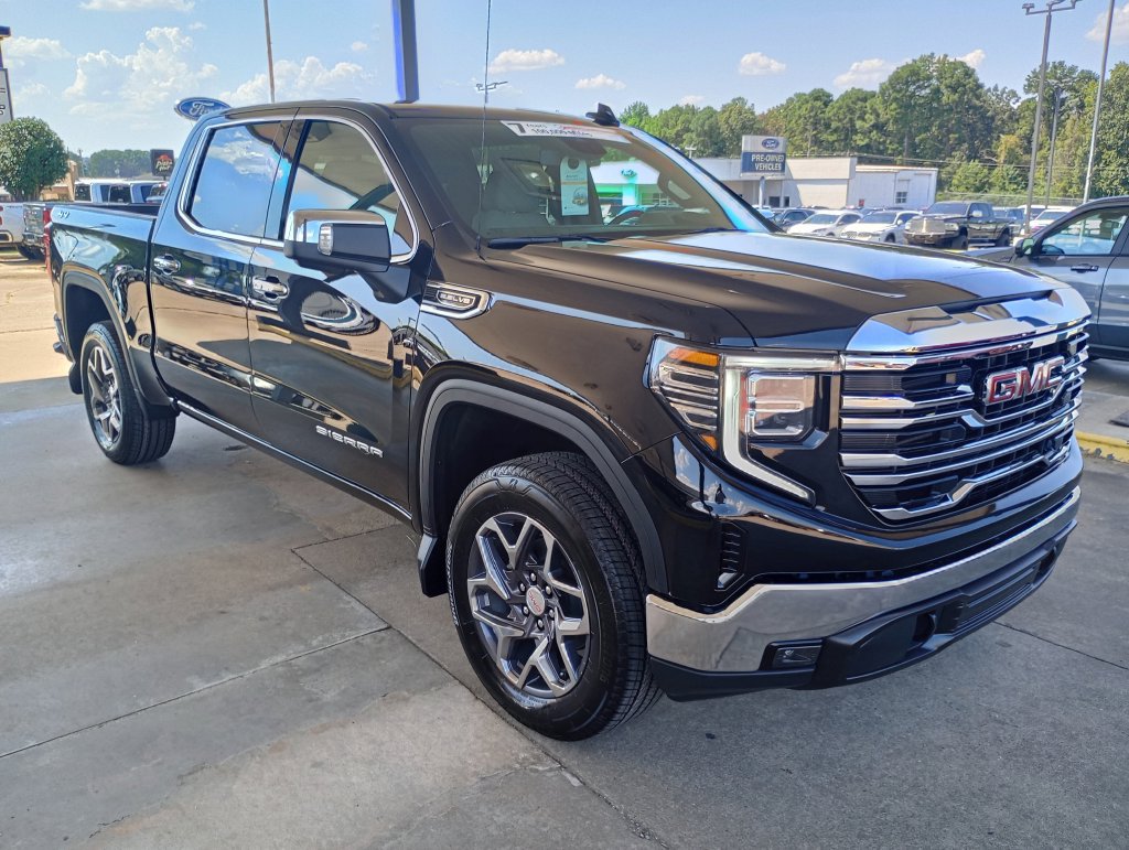 2026 GMC Sierra 1500 SLT - Photo 7