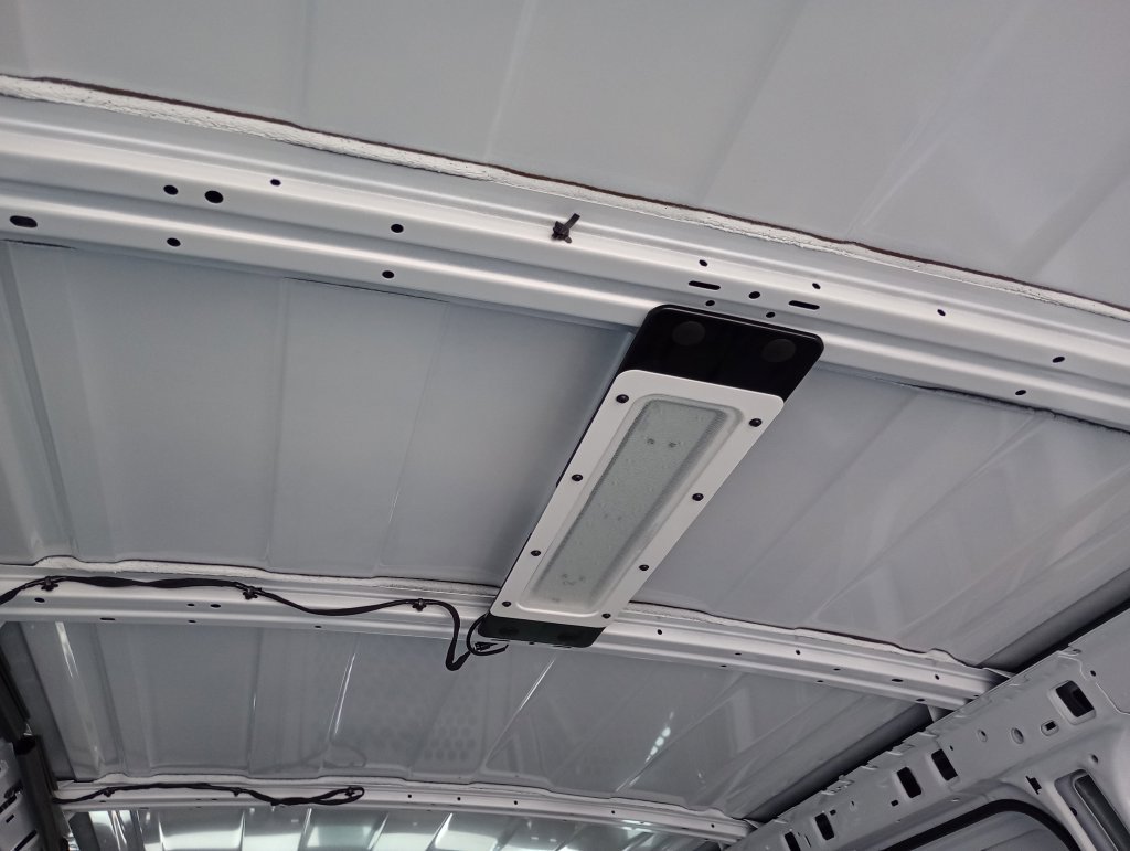 2025 GMC Savana Cargo Work Van - Photo 31
