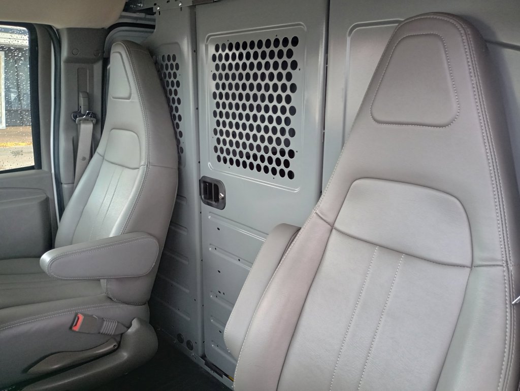 2025 GMC Savana Cargo Work Van - Photo 12