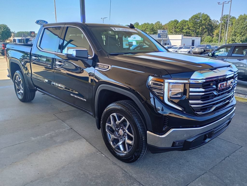 2026 GMC Sierra 1500 SLT - Photo 7